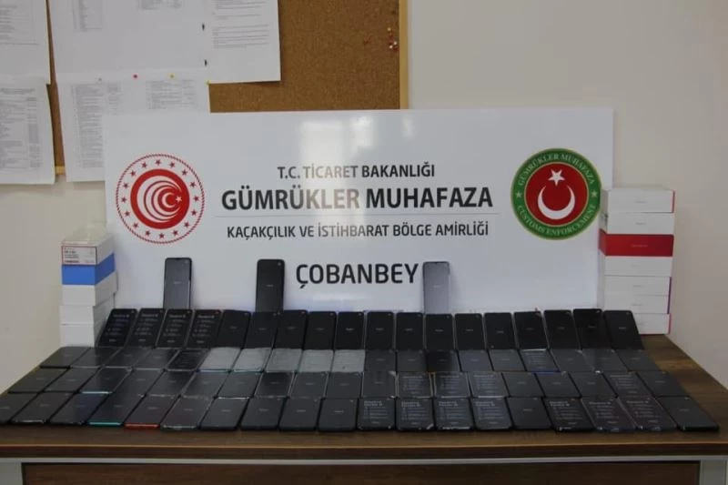 Çobanbey Sınır Kapısında 263 adet kaçak cep telefonu ele geçirildi
