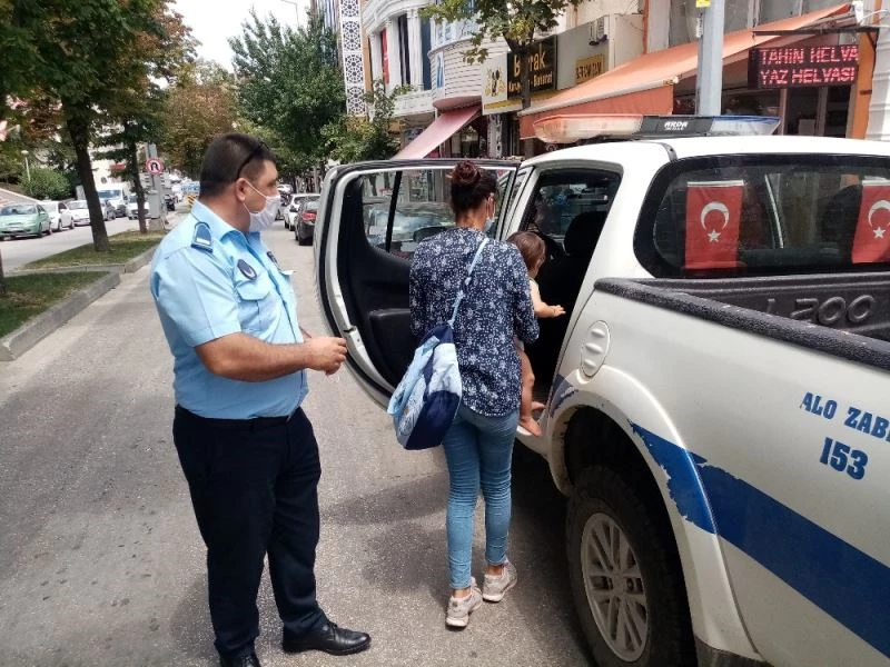 Zabıtadan çocuklarını alet eden dilencilere: “Devletimizin her türlü imkanları var, çocuklarınıza yazık”
