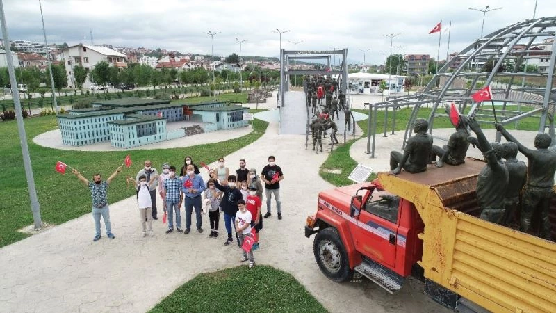 Müzik öğretmeninden 15 Temmuz bestesi
