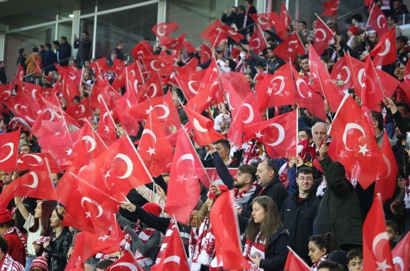 Sporseverlere göze maçlar seyircili olmalı
