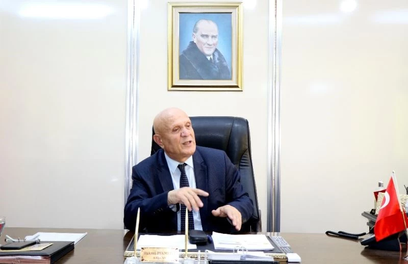 Başkan Pekmezci: “15 Temmuz’da Türklüğe kefen biçen eli ve emeli kanlı güçlerin tezgâh ve oyunları defalarca bozulmuş, buruşturulmuş ve musallat olan bela def edilmiştir”
