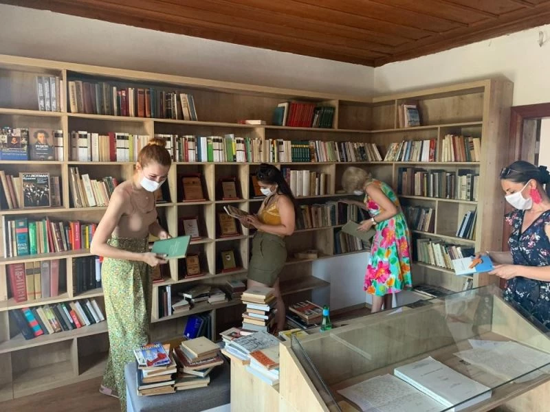 Ataol Behramoğlu Kitaplığı büyümeye devam ediyor
