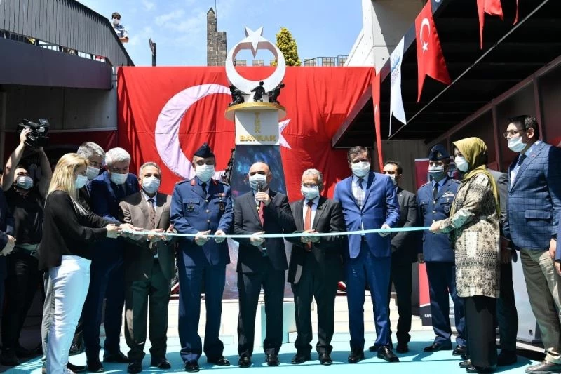 ’Dönmeyi Düşünmeyenler 1915 Çanakkale-15 Temmuz Ruhu’ sergisi açıldı
