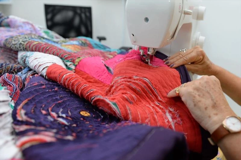 Sokağa çıkma kısıtlamasıyla başlayan çalışma, sosyal sorumluluk projesine dönüştü