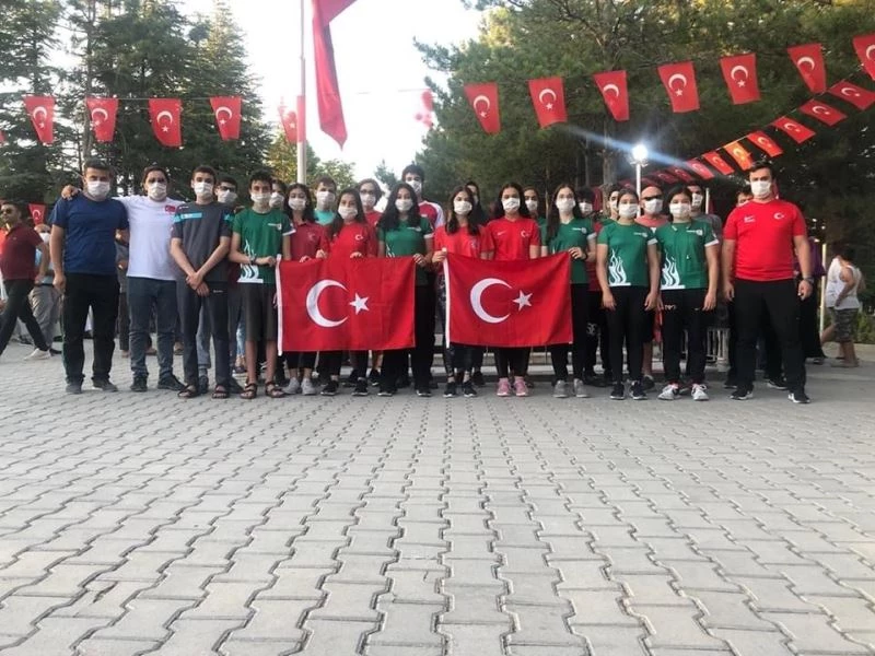 TOHM Sporcularından anlamlı
