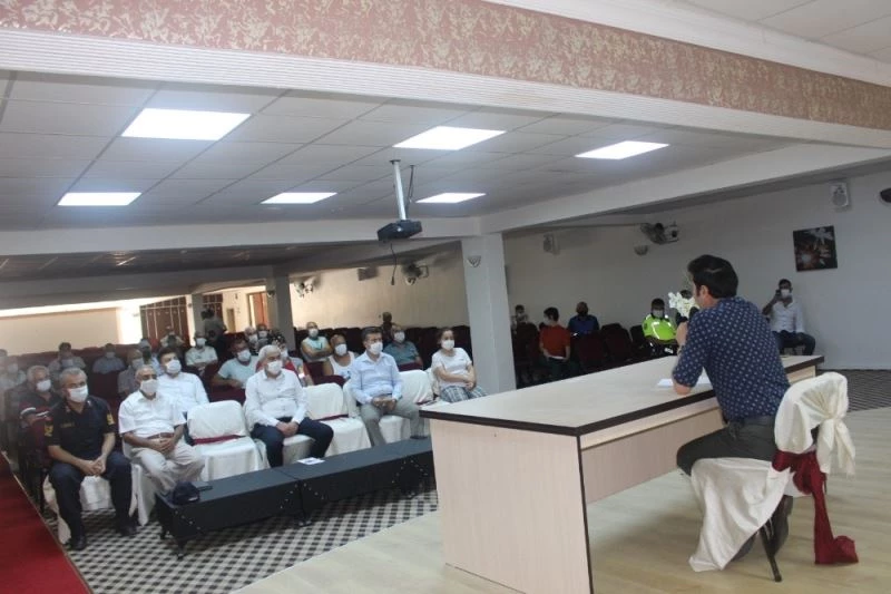 Kaymakam Yalçın, site yöneticileriyle bir araya geldi
