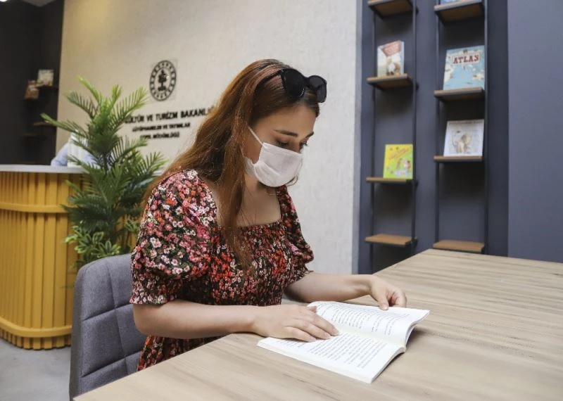 AVM kütüphanelerine yoğun ilgi
