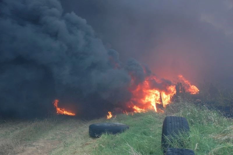 Yanan lastikler, Keşan üzerinde bulut oluşturdu
