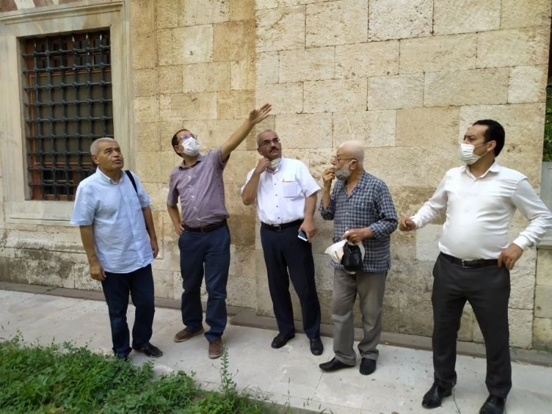 Vakıflar Bölge Müdürü Ataseven’den Muradiye Camiinde inceleme
