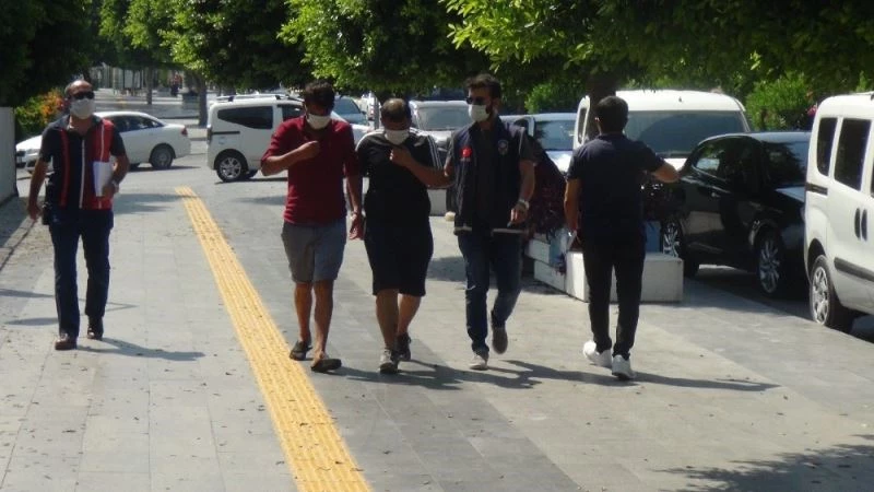 İnşaatın klima borularını çaldılar, kaçamadılar
