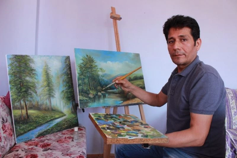 Afganistanlı sanatçının mültecilik hayatı
