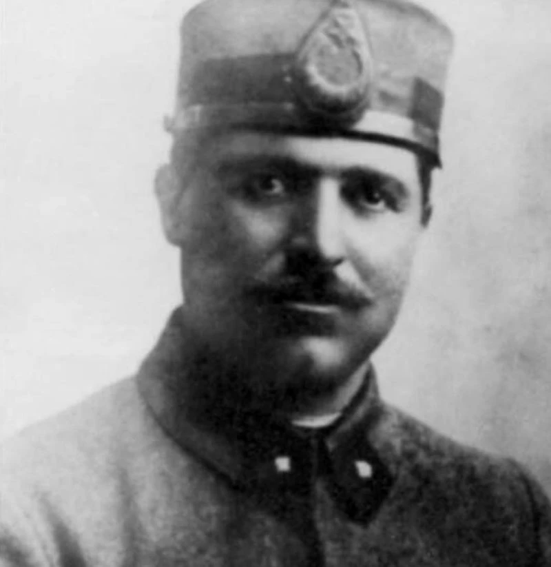 42’nci alayın kurucusu Hüseyin Avni Alparslan’ın mezarı 100’üncü yılına hazırlanıyor
