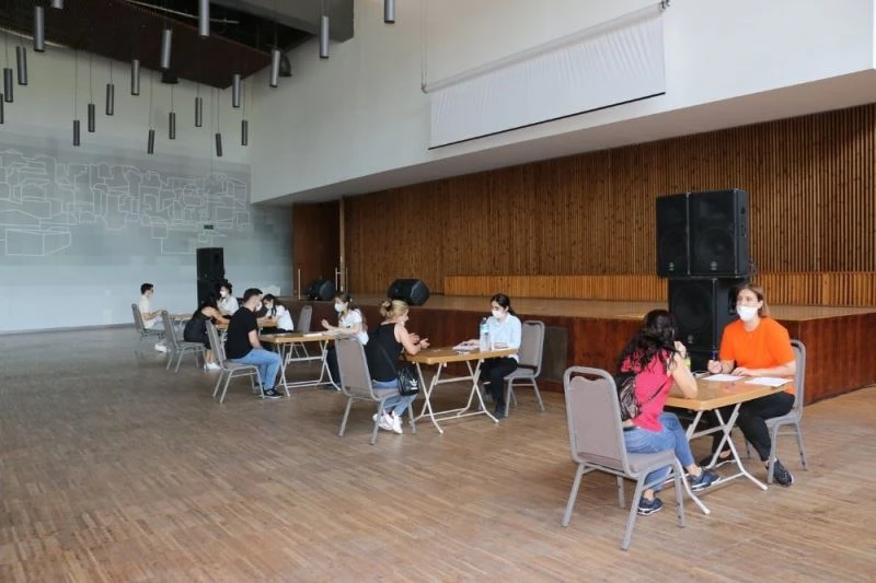 Eyüpsultan’da maskeli, mesafeli mülakat
