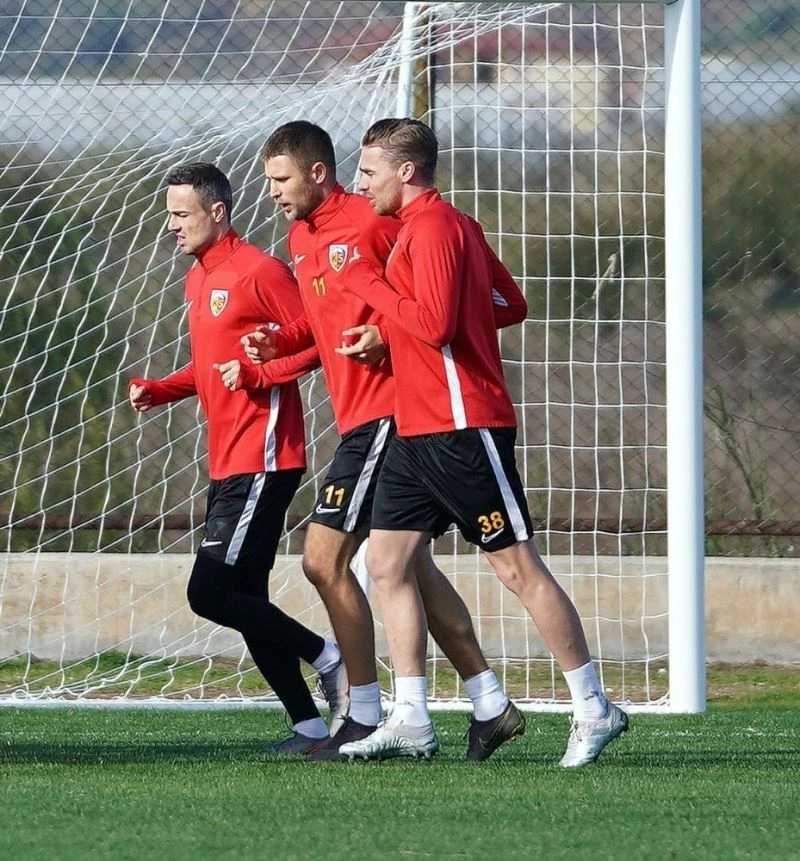 Zoran ve Ben Rienstra takımla çalıştı
