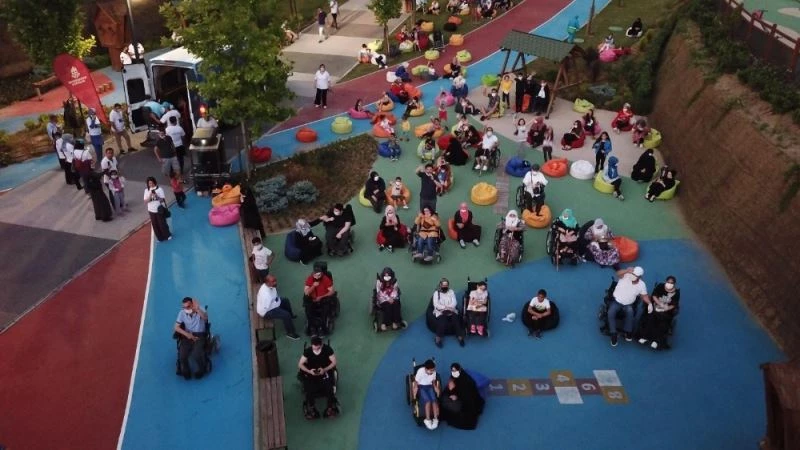 Açık havada sinema keyfine engel yok
