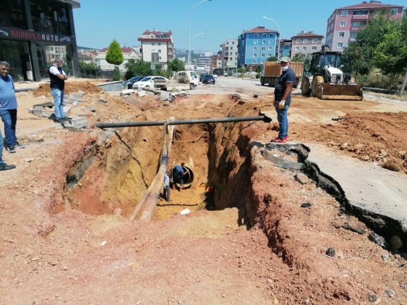 Gebze’de patlayan ana su borusunun onarımı başladı
