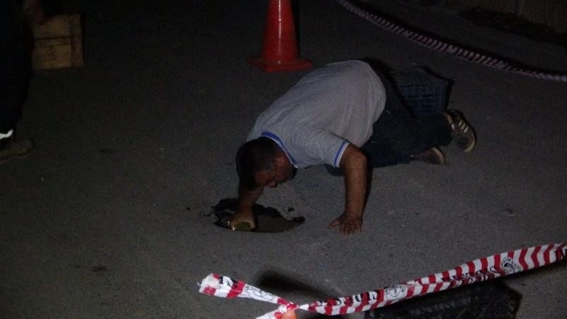 Sivas’ta yol çöktü, 2 buçuk metre derinlikte çukur oluştu
