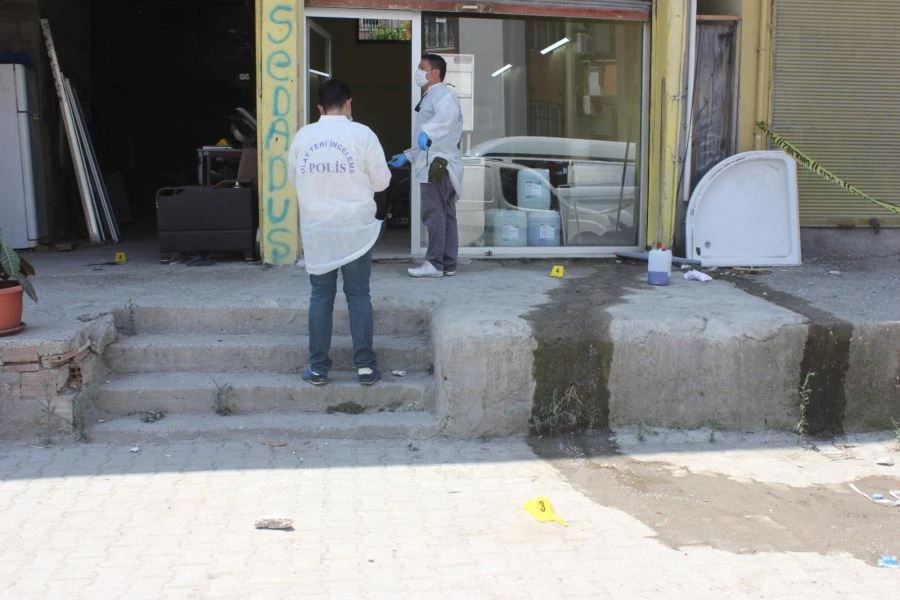 BİR KİŞİYİ ÖLDÜRÜP, İKİ KİŞİYİ YARALAYAN ŞAHIS ÖLÜ ELE GEÇİRİLDİ...