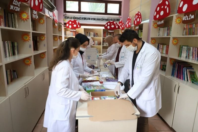 Bilgievleri  öğrencilere ücretsiz eğitim seti dağıttı
