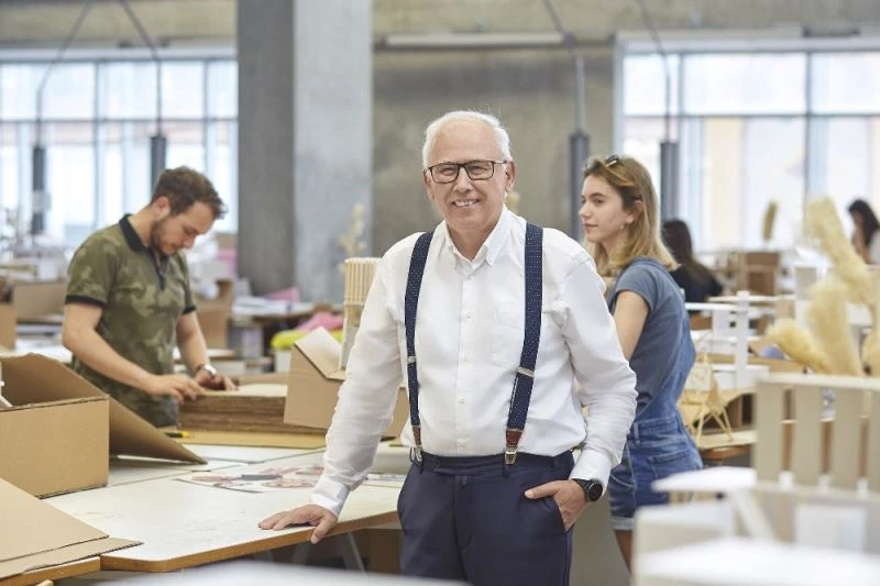 İzmir’den dünyaya açıldılar
