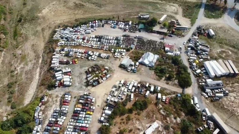 Milyonluk araçlar çürüyor
