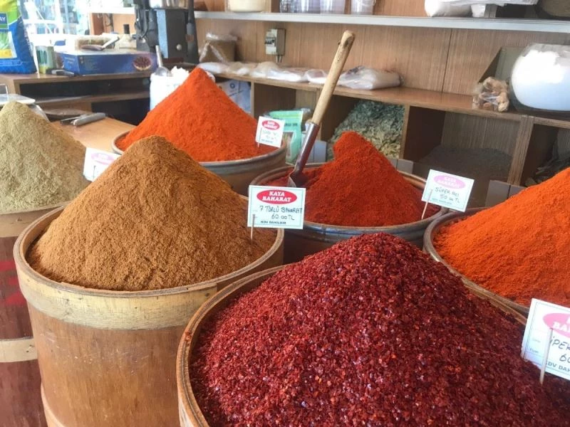 30 yıllık baharatçı, kaliteli sucuğun püf noktalarını anlattı
