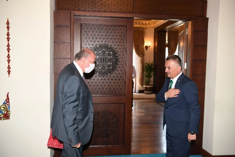 Arnavut Büyükelçinin pandemi dönemindeki ilk resmi ziyareti Vali Yazıcı’ya oldu
