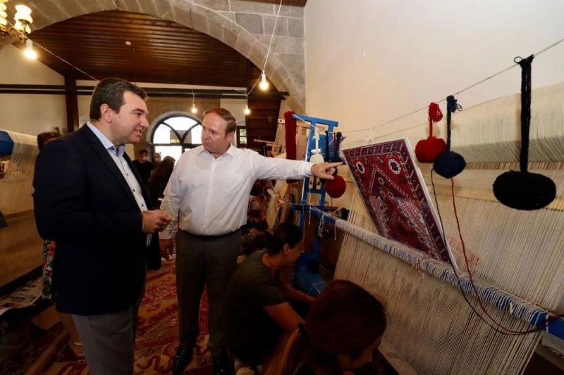 Bergama’nın el dokuması halıları dile gelecek
