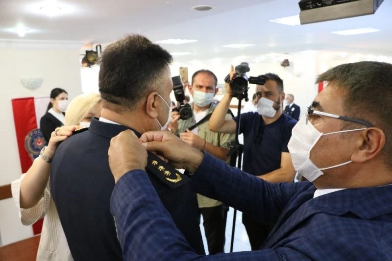 Karabük’te polislere rütbe takıldı
