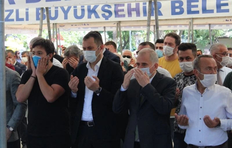 Cumhurbaşkanı Erdoğan’ın korumasının annesi son yolculuğuna uğurlandı
