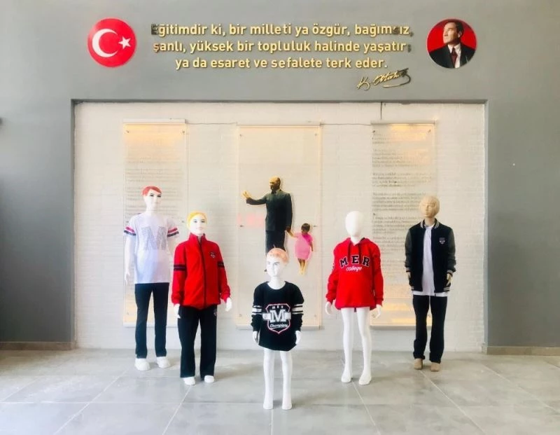 MER Koleji yeni dönem kıyafetleri tanıttı
