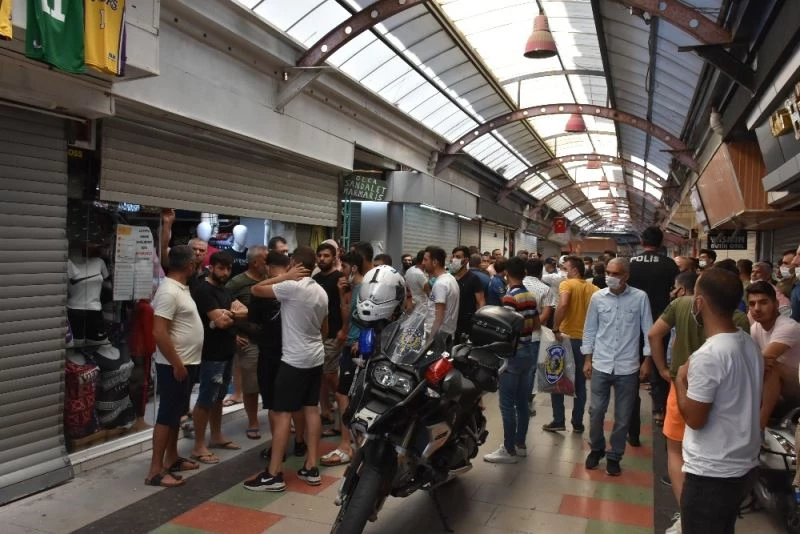 Marmaris’te imitasyon ürün denetimi yapıldı, esnaf protesto etti
