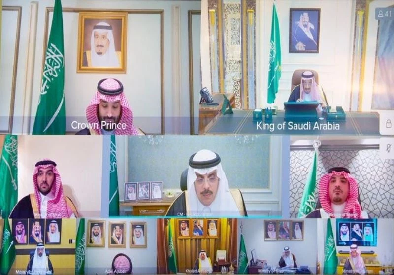 Suudi Arabistan Kralı Selman hastaneden kabine toplantısına katıldı
