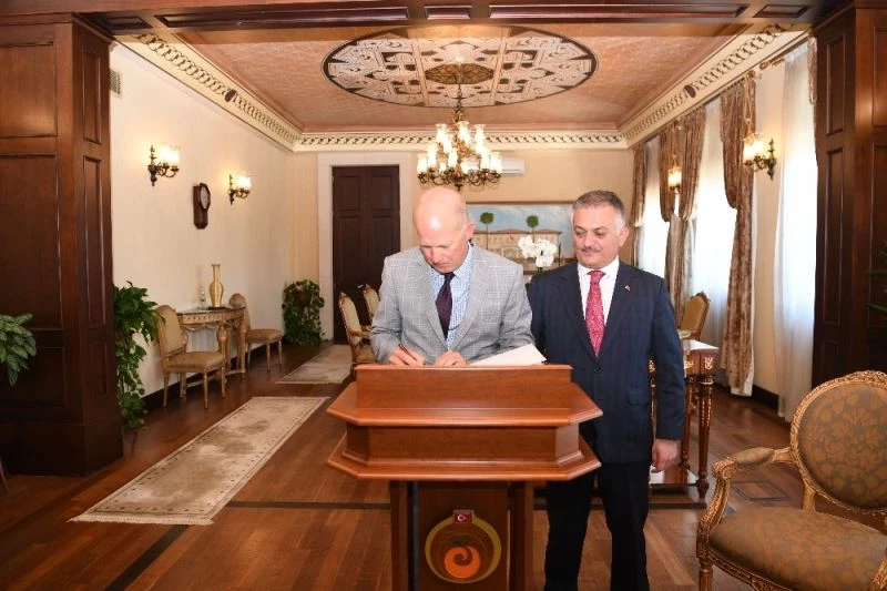 Büyükelçi Chilcott’tan Vali Yazıcı’ya ziyaret
