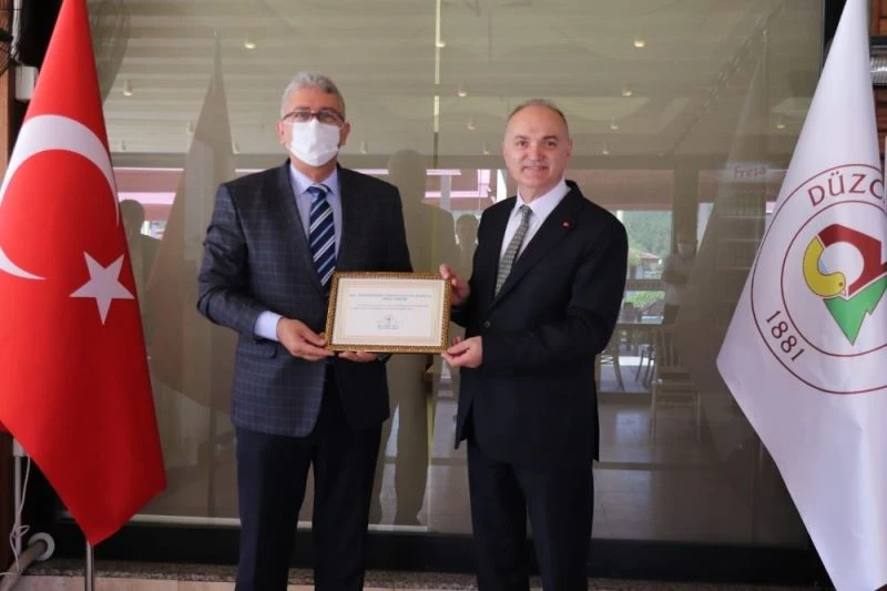 Başkan Özlü “Düzce büyüsün, Türkiye büyüsün”
