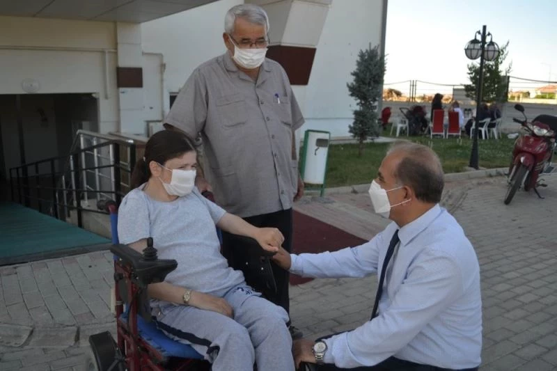 Özgürlüğe engelli rampası ile kavuştu
