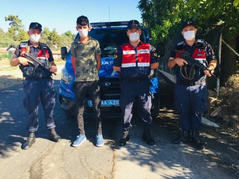 Babasına kızıp evi terk etti, kayıp ilanını duyunca geri döndü
