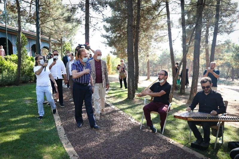 Minik müzisyenlerden Orhan Gencebay’a duygulandıran sürpriz
