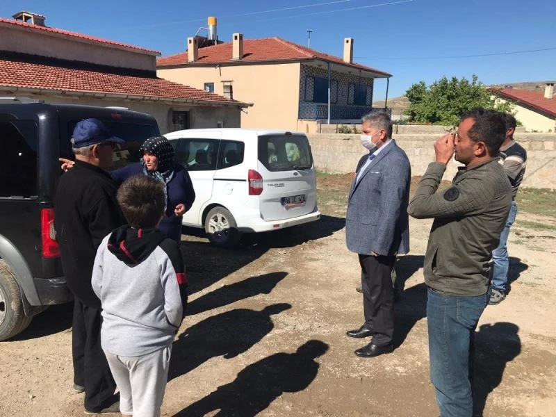 Başkan Altun’dan ahırı yanan aileye ziyaret
