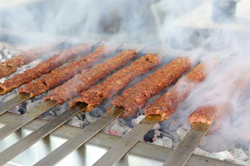Kurban etiyle ilk gün Adana kebap yapmayın
