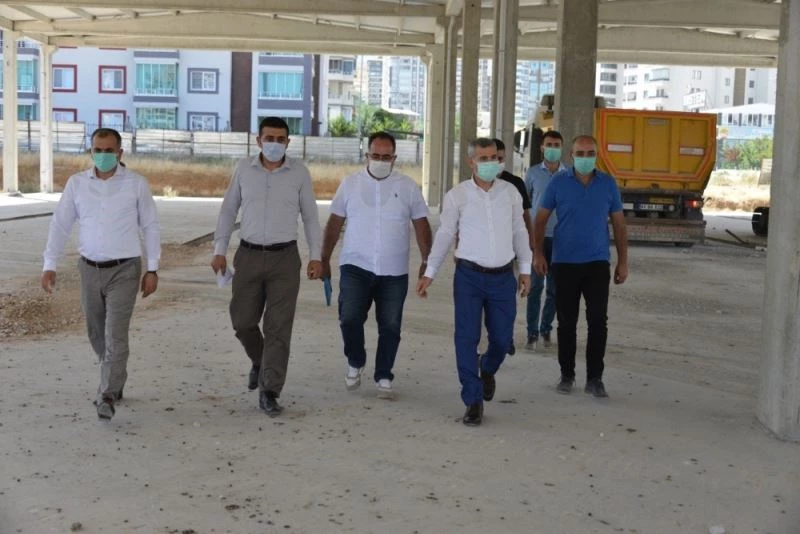 Çınar, Çilesiz semt pazarı ve yaşam merkezini inceledi
