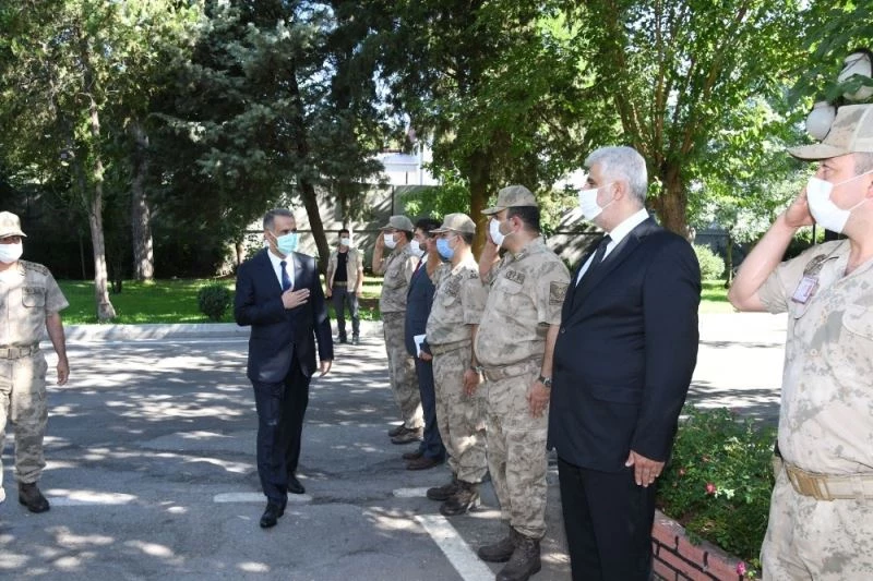 Vali Mahmut Çuhadar’ jandarmadan brifing
