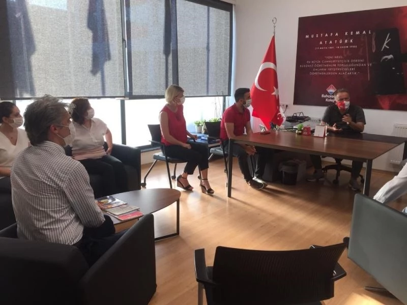 BUEK Başkanı Yücel’den Bahçeşehir Koleji Sakarya Kampüsü’ne ziyaret
