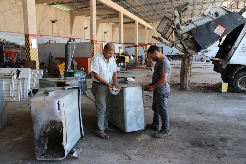 Kozan’da çöp konteynerlerine bakım ve onarım
