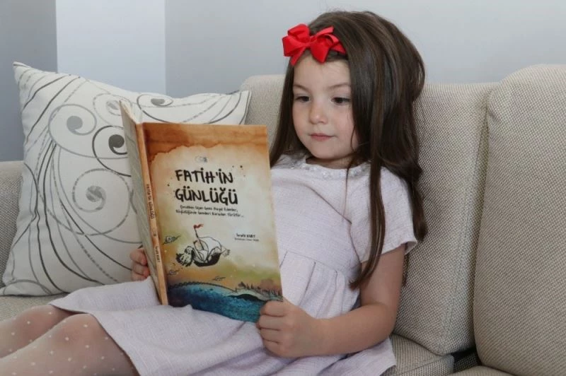 Sivas’ta “Fatih’in Günlüğü” öğrencilere dağıtılıyor
