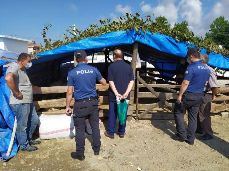 Alaçam polisi hayvan pazarında uyarılarda bulundu
