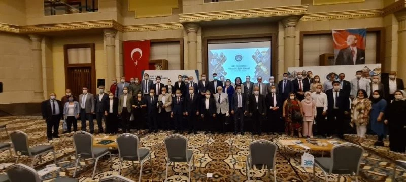 Başkan Büyükkılıç hem TKB Encümeni’ne seçildi hem de ödülle döndü
