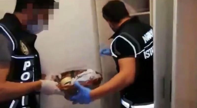 Kırmızı bültenle aranan uyuşturucu baronu İstanbul’da yakalandı

