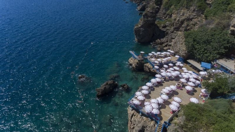 Falez plajları sezonun gözdesi
