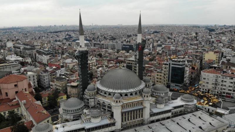 (Özel) Taksim Camii’nin şerefesi göründü
